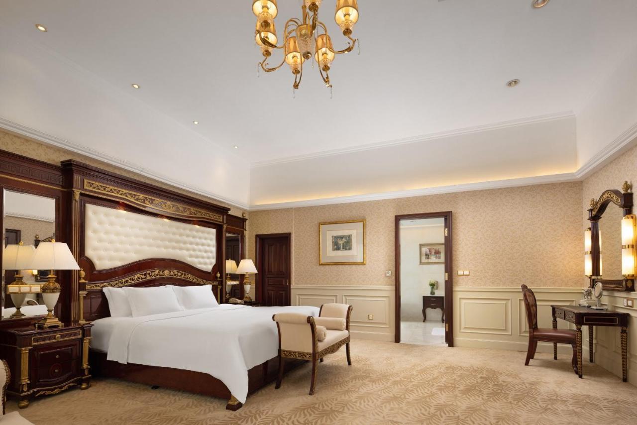 Crowne Plaza Hotel & Suites Landmark Shenzhen By Ihg - Nearby Luohu Border, Indoor Heated Swimming Pool, Complimentary Welcome Drink Exterior foto